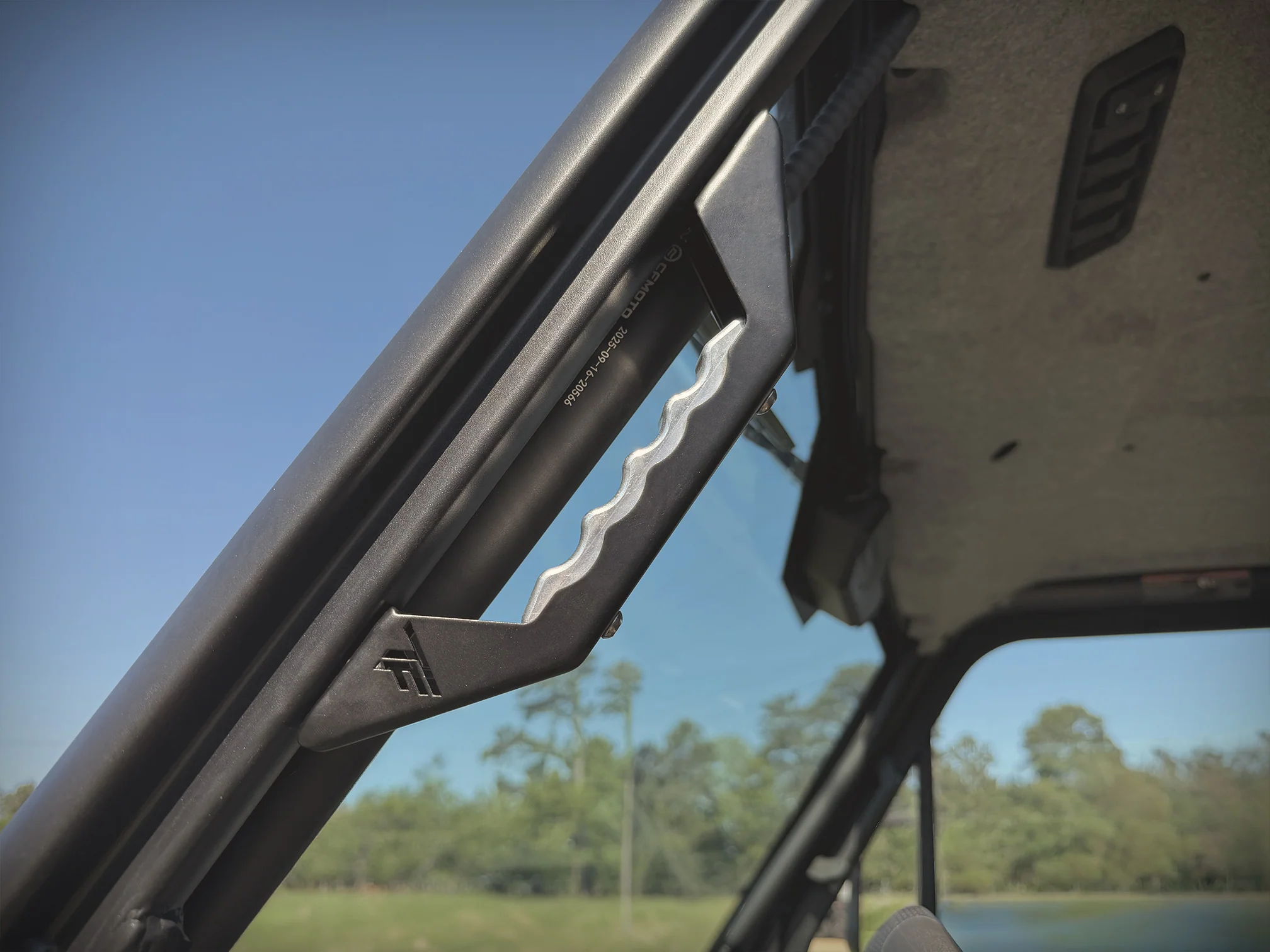 TF280004.F | CFMOTO UForce U10 PRO Front Grab Handle (PAIR) - Image 3