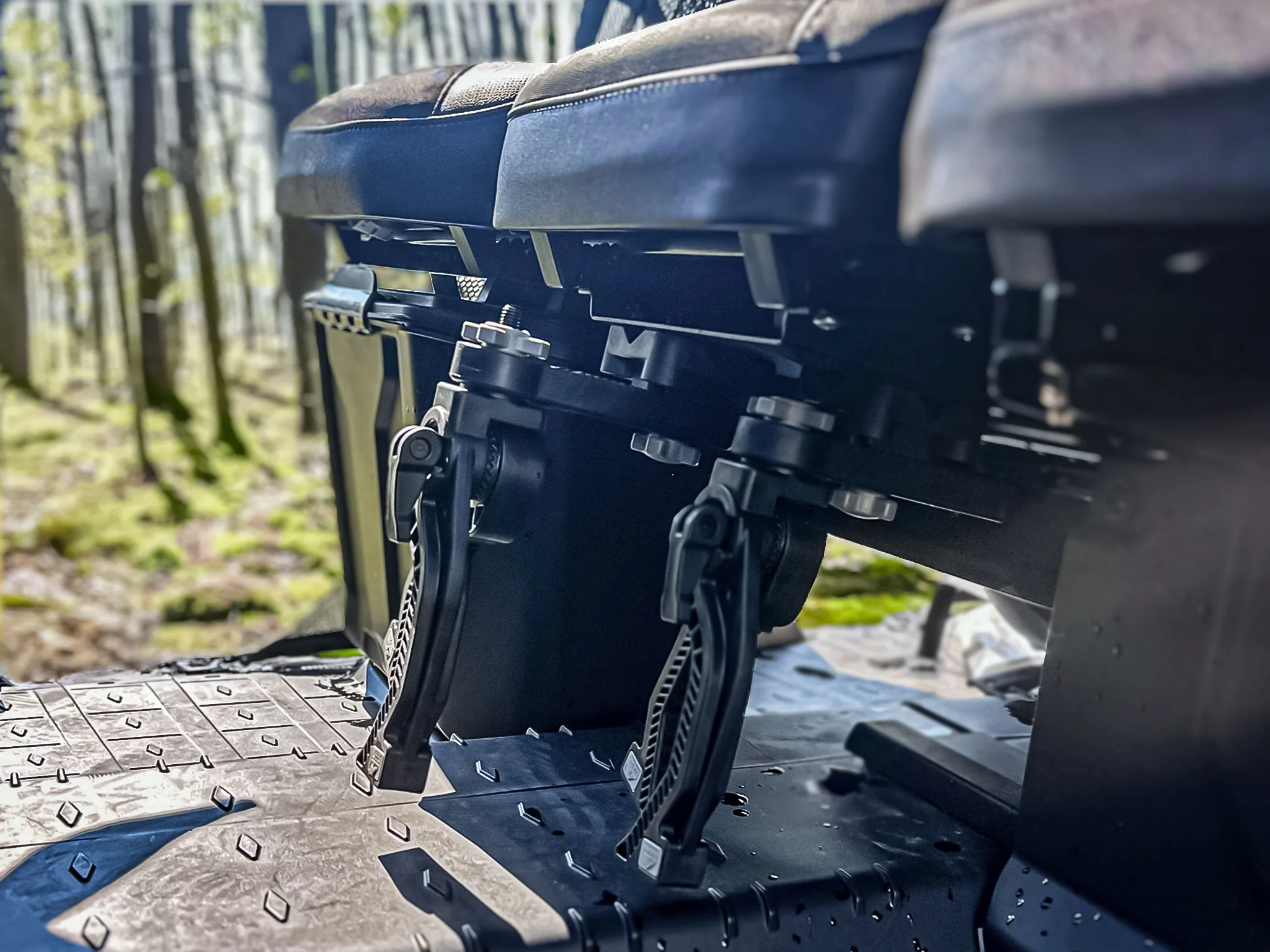 Defender Hidden Gun Mount  V2 - Image 3